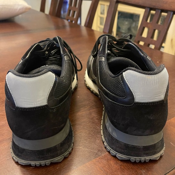 Mens Authentic Louis Vuitton Run Away Sneaker! Size 9.5! - Picture 11 of 11